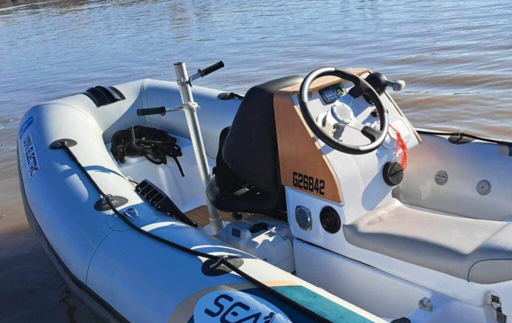 Le bateau Jetboat 300 PMR de Sea'U Experience près pour le handisport ?