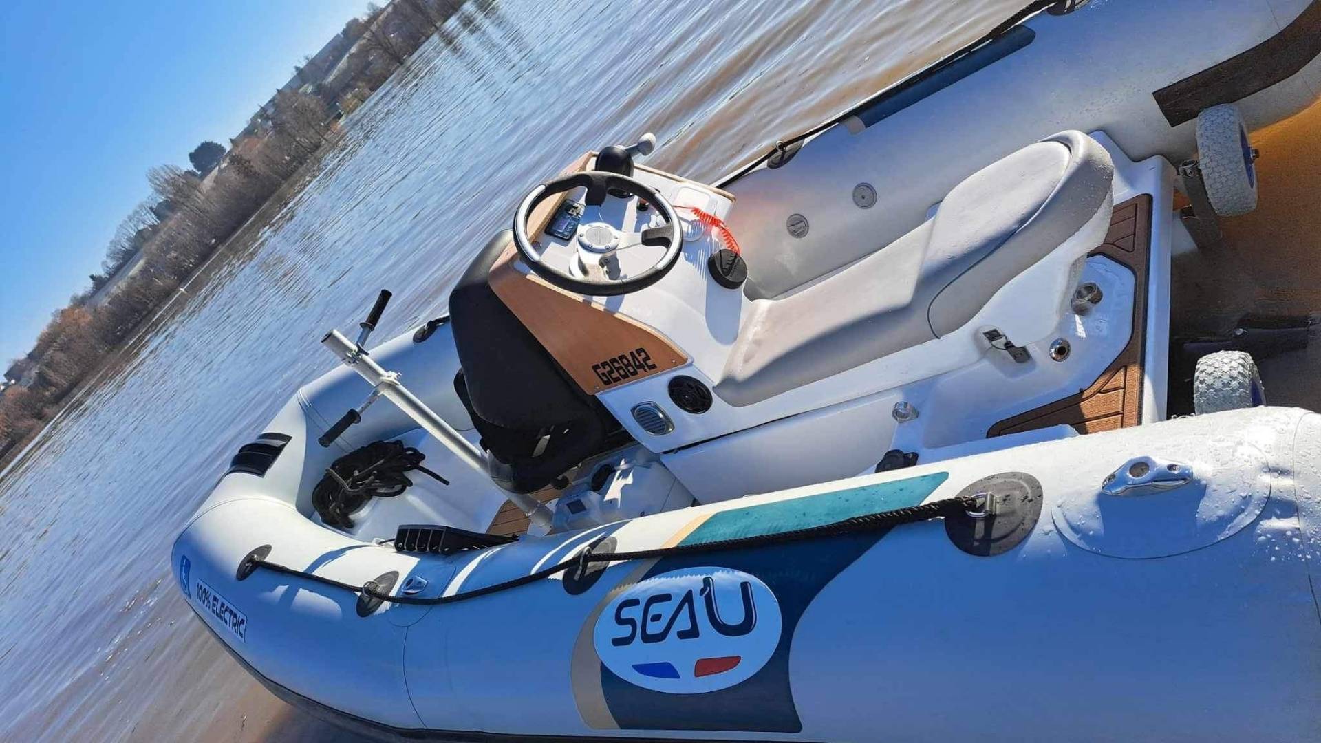 Jetboat 300 de Sea’U aux normes bateaux électriques.