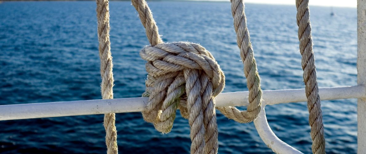 Nœuds marins réalisées à bord d'un bateau